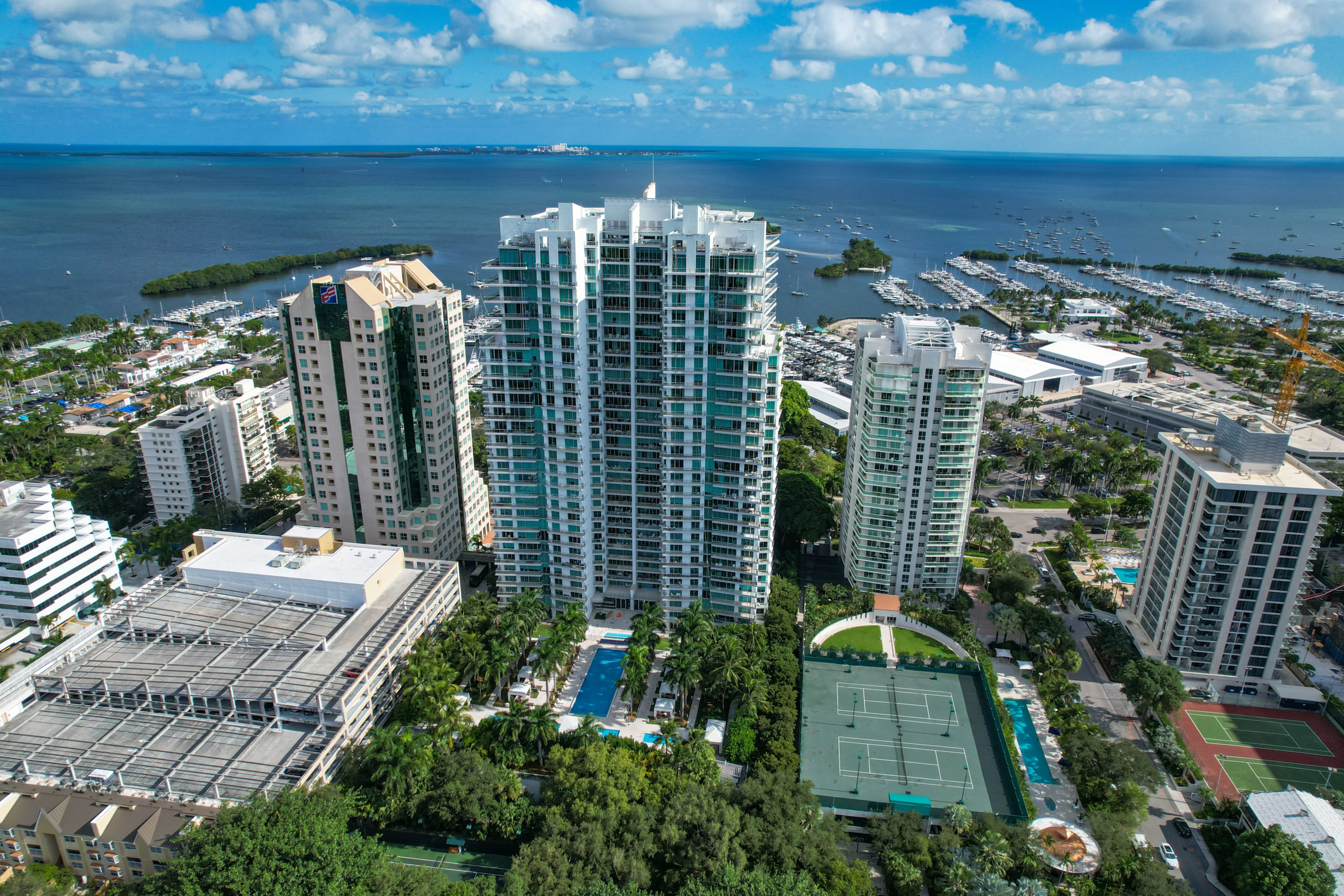 Grovenor House in Coconut Grove - Majestic Residences with Bay and Marina Views DSG
