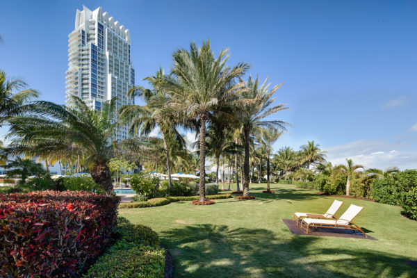 01_9520_2017-02-03_100 S Pointe Dr #TH14, Mia Bch_HDR
