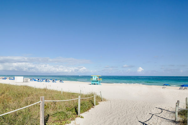 02_9562_2017-02-03_100 S Pointe Dr #TH14, Mia Bch_HDR