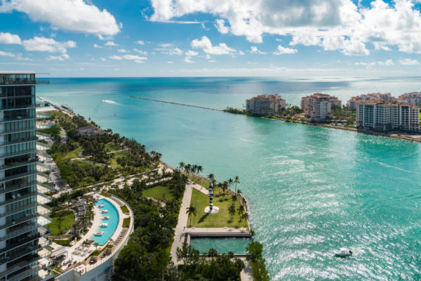 1000 South Pointe Dr Unit 2802-large-002-23-20171121 01 DSC 9833-1499x1000-72dpi