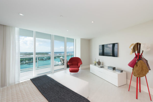 1000 South Pointe Dr Unit 2802-large-017-9-20171121 01 DSC 9788 ED-1500x1000-72dpi