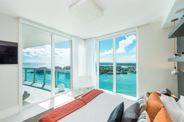 1000 South Pointe Dr Unit 2802-large-023-26-20171121 01 DSC 9815 ED-1498x1000-72dpi