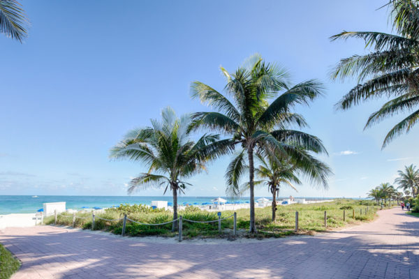 32_9554_2017-02-03_100 S Pointe Dr #TH14, Mia Bch_HDR