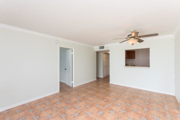 345 Ocean Dr Unit 1016 Miami-large-011-14-2016 DSC 5774-1499x1000-72dpi