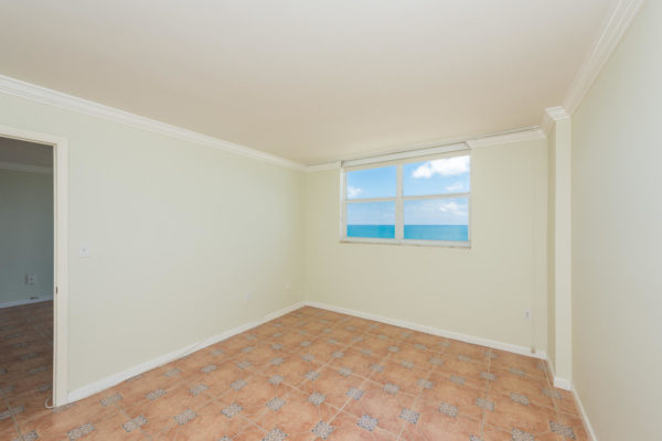 345 Ocean Dr Unit 1016 Miami-large-016-5-2016 DSC 5788-1499x1000-72dpi