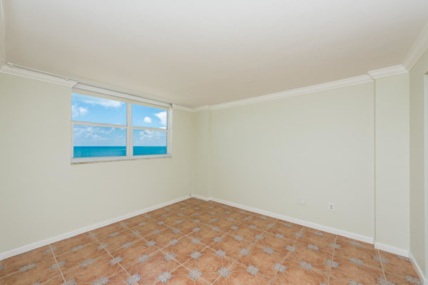 345 Ocean Dr Unit 1016 Miami-large-018-9-2016 DSC 5792-1499x1000-72dpi