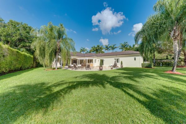 6090 SW 112th St Pinecrest FL-large-035-10-Back Yard-1499x1000-72dpi 6090 SW 112 Th Street - Pinecrest home for sale