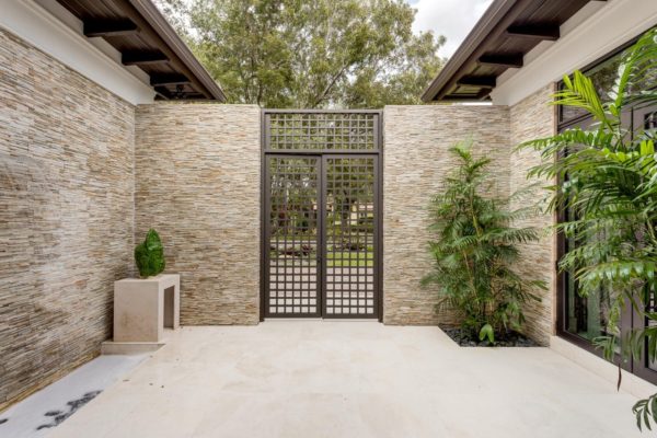 810 Jeronimo Dr Coral Gables-large-003-4-Entryway-1499x1000-72dpi