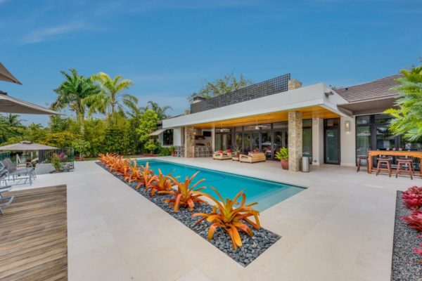 810 Jeronimo Dr Coral Gables-large-009-7-Exterior  Back-1499x1000-72dpi