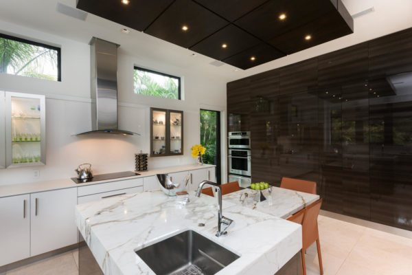 810 Jeronimo Dr Coral Gables-large-017-15-Kitchen-1498x1000-72dpi