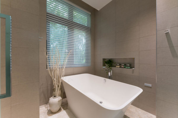810 Jeronimo Dr Coral Gables-large-025-29-Master Bath-1494x1000-72dpi