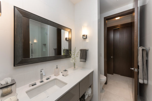 810 Jeronimo Dr Coral Gables-large-030-28-Bathroom-1498x1000-72dpi
