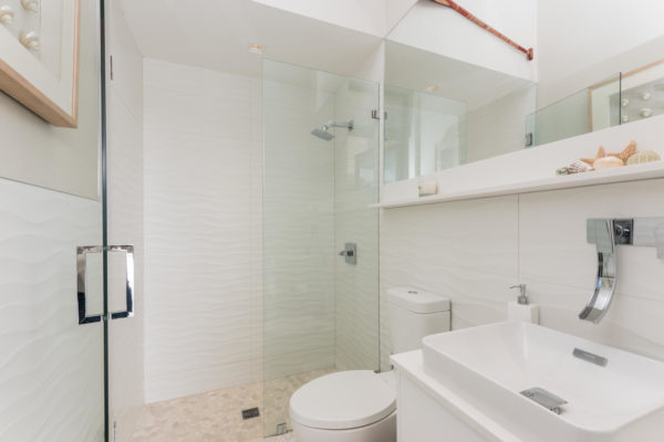 810 Jeronimo Dr Coral Gables-large-032-12-Cabana Bath-1483x1000-72dpi