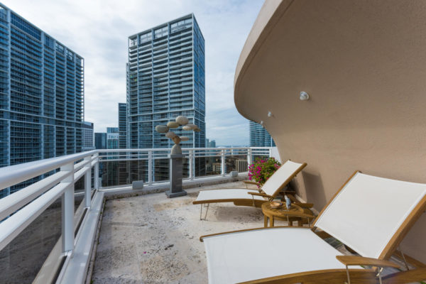 901 Brickell Key Blvd Unit-large-006-7-2017 DSC 0233-1499x1000-72dpi