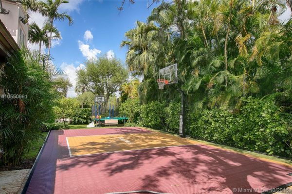 Coral Gables Homes vs Key Biscayne Homes Coral Gables Homes vs Key Biscayne Homes