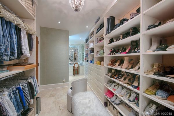 Coral Gables Homes vs Key Biscayne Homes Coral Gables Homes vs Key Biscayne Homes