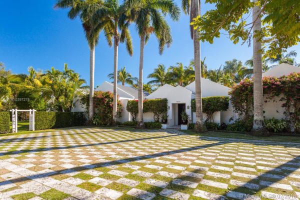 What is the Value of Coral Gables Homes Vs Pinecrest Homes?