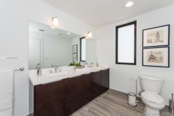 L'Uccello Coconut Grove | Income Producing Property offering 6 fully furnished unitsL'Uccello Coconut Grove | Income Producing Property offering 6 fully furnished units L'Uccello Coconut Grove | Income Producing Property offering 6 fully furnished units