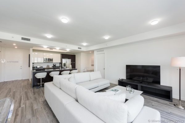 L'Uccello Coconut Grove | Income Producing Property offering 6 fully furnished units L'Uccello Coconut Grove | Income Producing Property offering 6 fully furnished units