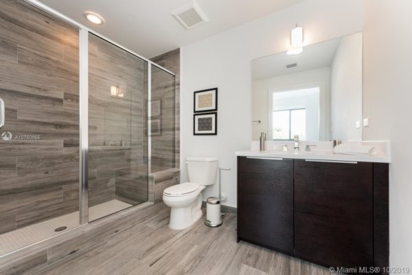 L'Uccello Coconut Grove | Income Producing Property offering 6 fully furnished units L'Uccello Coconut Grove | Income Producing Property offering 6 fully furnished units