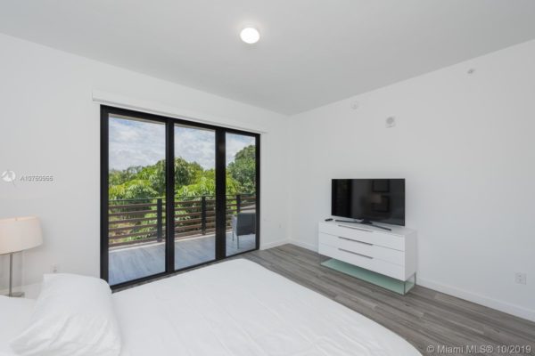 L'Uccello Coconut Grove | Income Producing Property offering 6 fully furnished units L'Uccello Coconut Grove | Income Producing Property offering 6 fully furnished units