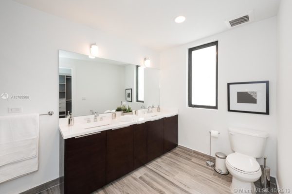 L'Uccello Coconut Grove | Income Producing Property offering 6 fully furnished units L'Uccello Coconut Grove | Income Producing Property offering 6 fully furnished units