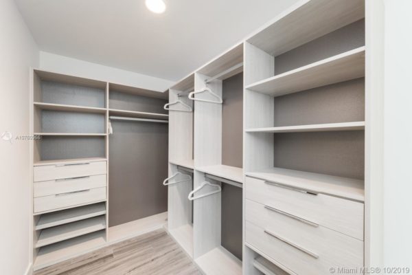 L'Uccello Coconut Grove | Income Producing Property offering 6 fully furnished units L'Uccello Coconut Grove | Income Producing Property offering 6 fully furnished units