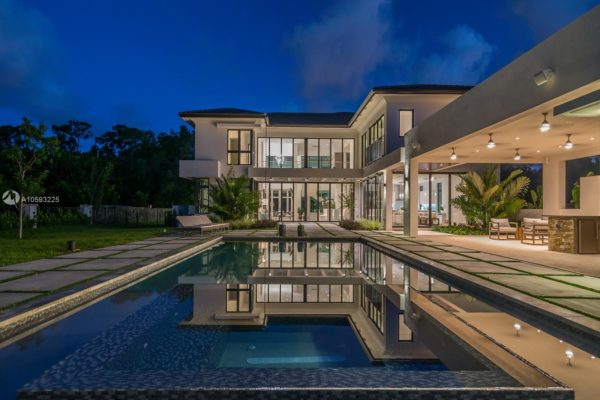 The Pinecrest Real Estate Market Report 2019 The Pinecrest Real Estate Market Report 2019