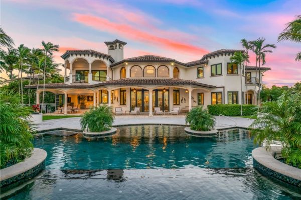 What are the Best Waterfront Point Lot homes in Fort Lauderdale?