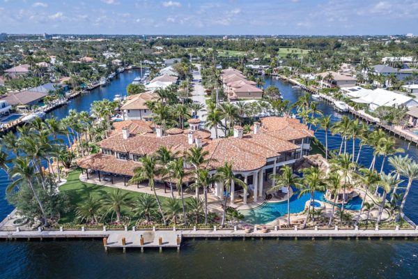 What are the Best Waterfront Point Lot homes in Fort Lauderdale?