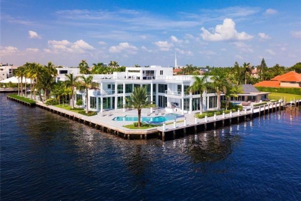 What are the Best Waterfront Point Lot homes in Fort Lauderdale?