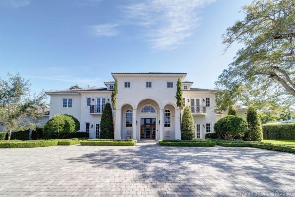 The 5 Most Exclusive Pinecrest Homes for Sale in 2020! Search for the best Pinecrest real estate here on our site The 5 Most Exclusive Pinecrest Homes for Sale in 2020! Search for the best Pinecrest real estate here on our site