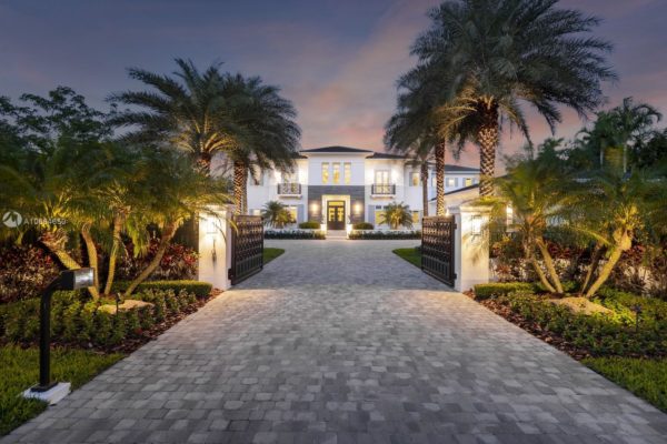 The 5 Most Exclusive Pinecrest Homes for Sale in 2020! Peek inside the swankiest Pinecrest Homes and search homes for sale in Pinecrest that match your budget The 5 Most Exclusive Pinecrest Homes for Sale in 2020! Peek inside the swankiest Pinecrest Homes and search homes for sale in Pinecrest that match your budget