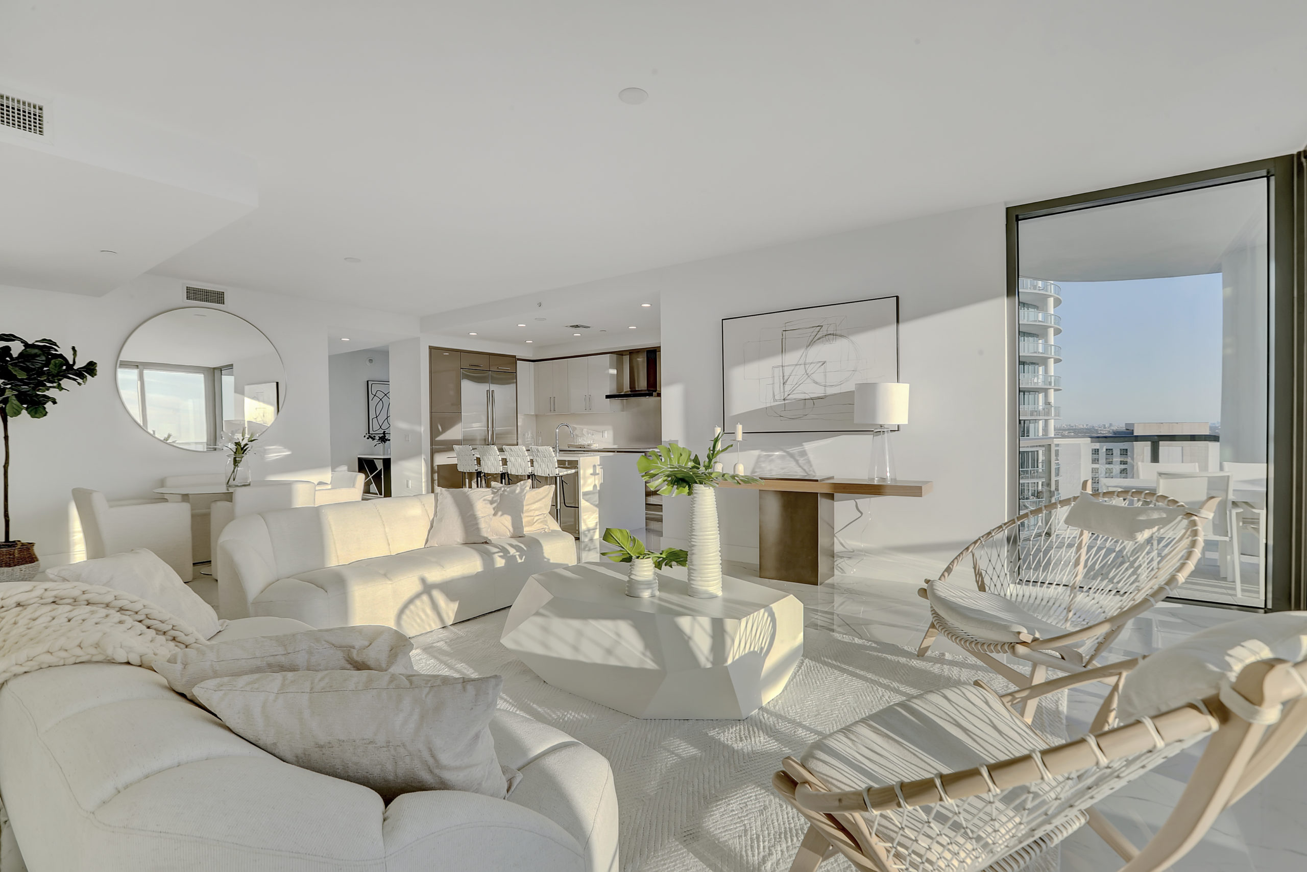 Inside 100 Las Olas in Fort Lauderdale | Enjoy The Most Exclusive Urban Lifestyle Fort Lauderdale has to offer Inside 100 Las Olas in Fort Lauderdale | Enjoy The Most Exclusive Urban Lifestyle Fort Lauderdale has to offer