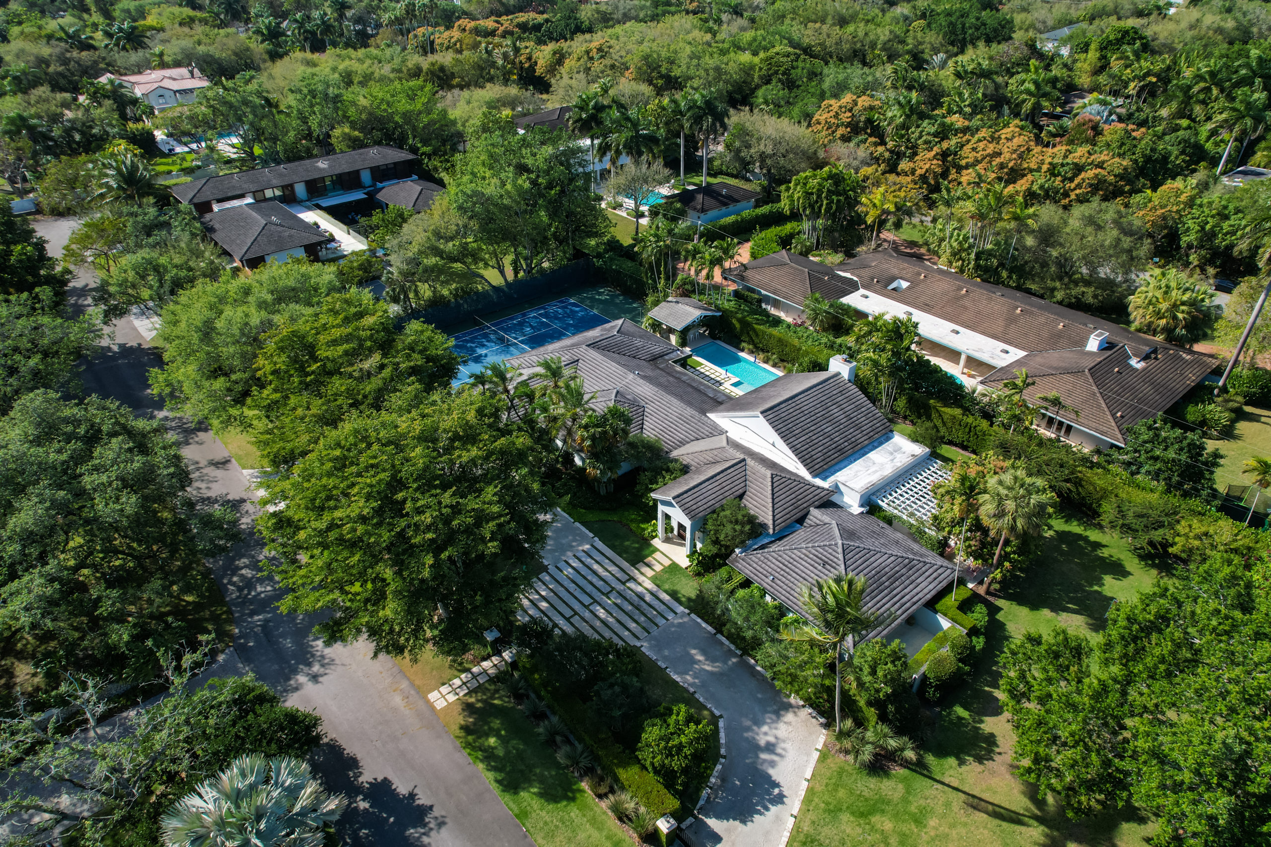 Single Family Homes for Sale in Miami | The Most Exclusive Neighborhoods. Single family homes in Ponce Davis