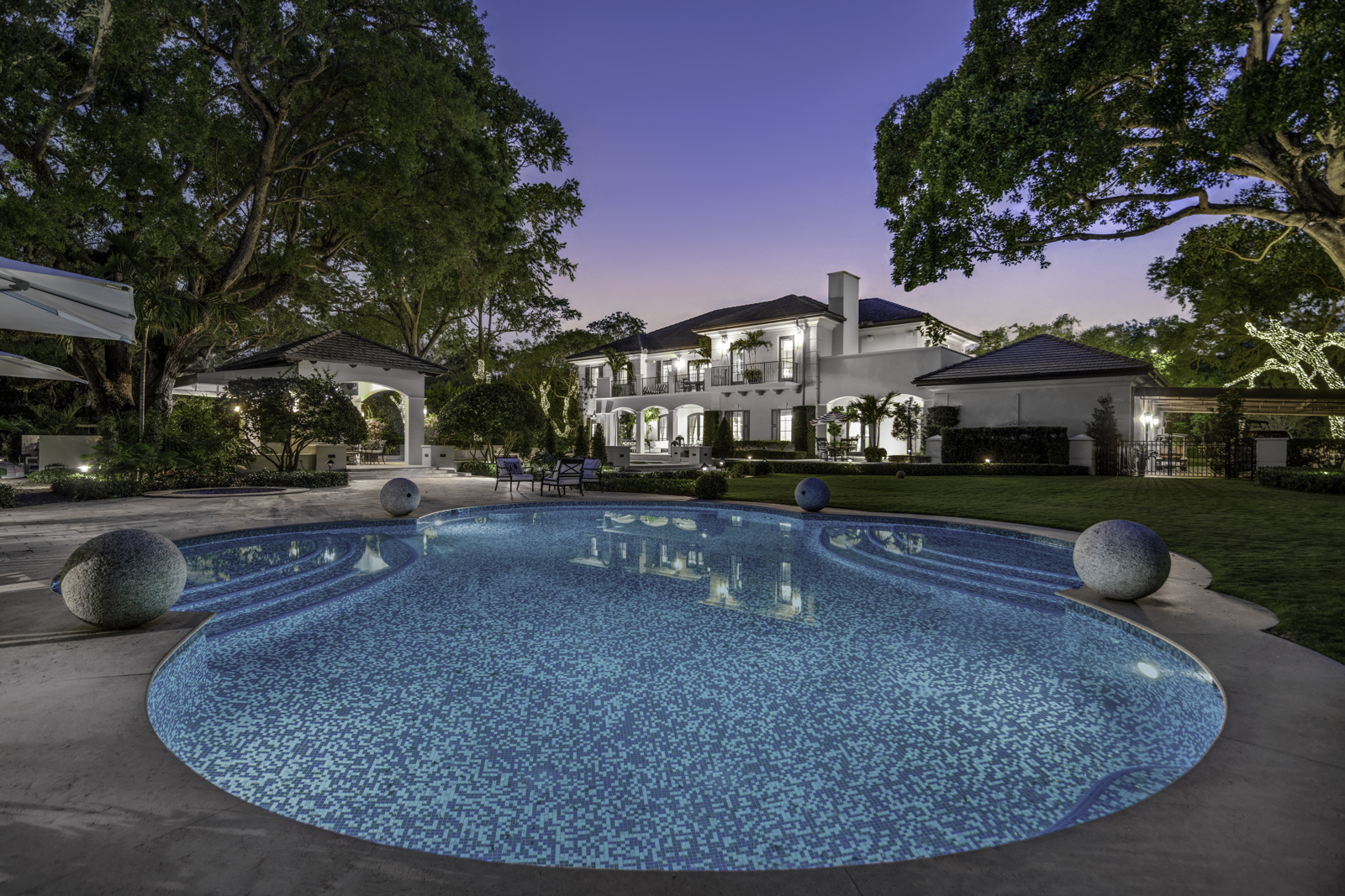 Coral Gables Luxury Homes | Snapper Creek Lakes Homes for Sale