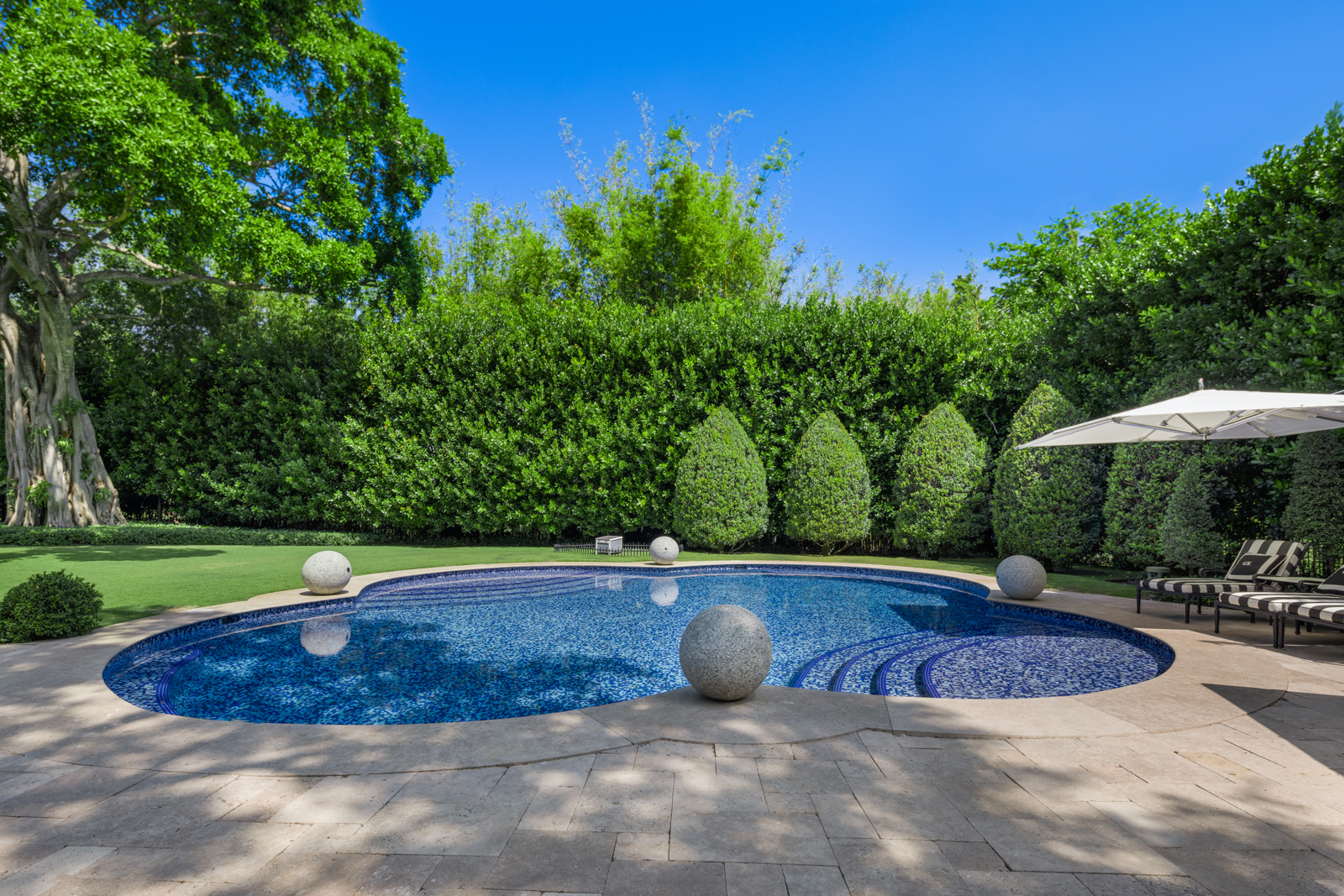 Coral Gables Luxury Homes | Snapper Creek Lakes Homes for Sale