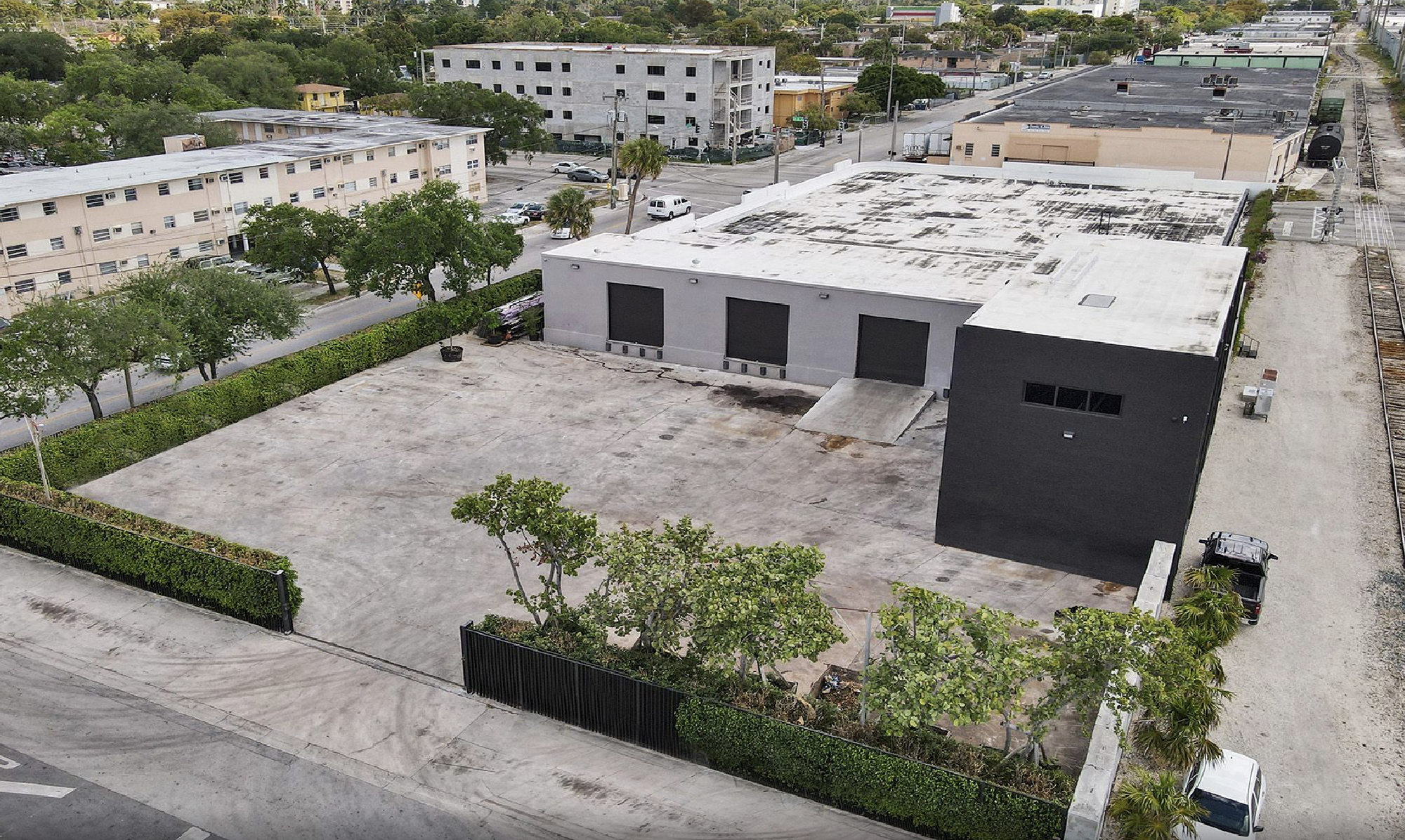 Commercial Real Estate Miami - A Warehouse in Allapattah Commercial Real Estate Miami - A Warehouse in Allapattah