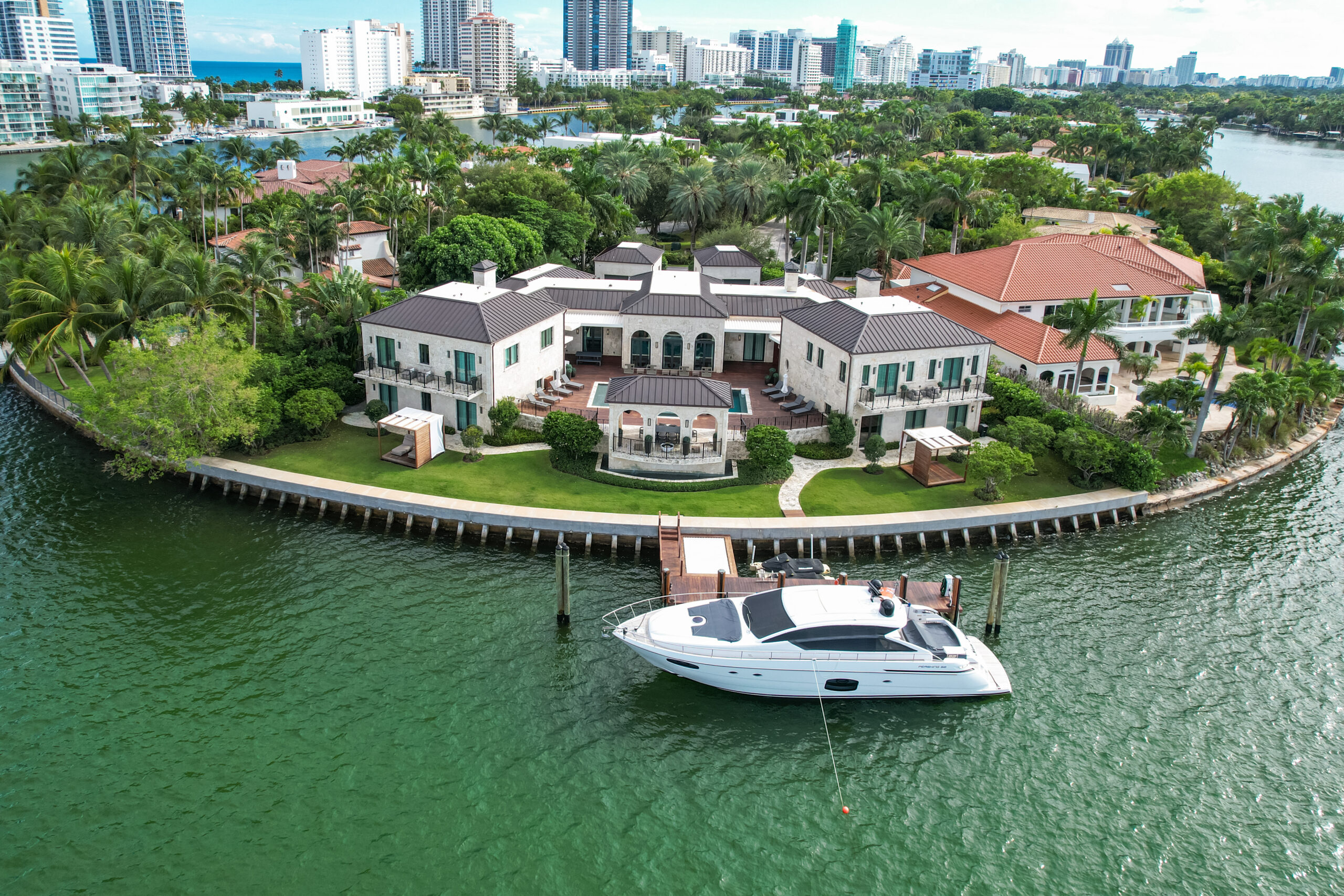 Luxury Homes on Allison Island Miami